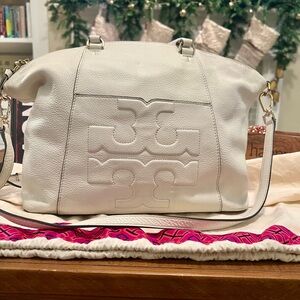 TORY BURCH WHITE BOMBE HOBO HANDBAG